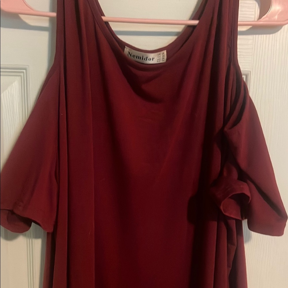 NENIDOR Burgundy Cold Shoulder Top